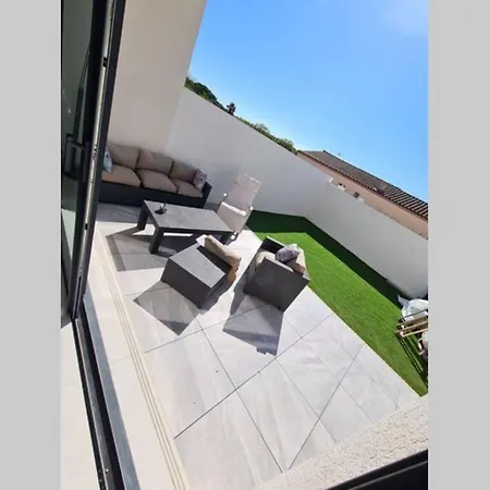 Magnifique Avec Jacuzzi En Option *