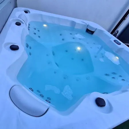 Magnifique Avec Jacuzzi En Option