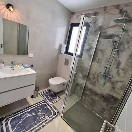 Magnifique Avec Jacuzzi En Option Villa *