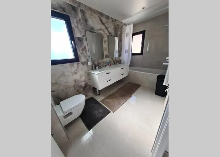 Magnifique Avec Jacuzzi En Option *