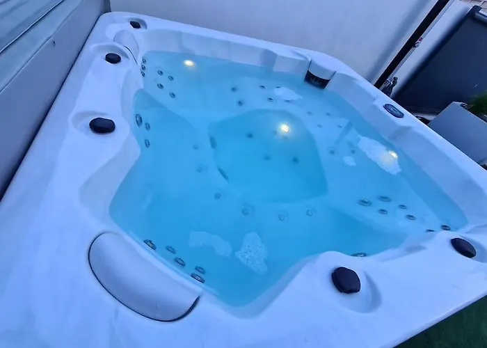 Magnifique Avec Jacuzzi En Option