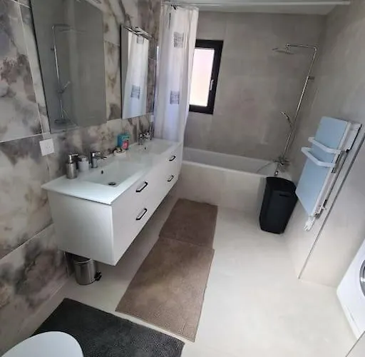 Magnifique Avec Jacuzzi En Option Villa