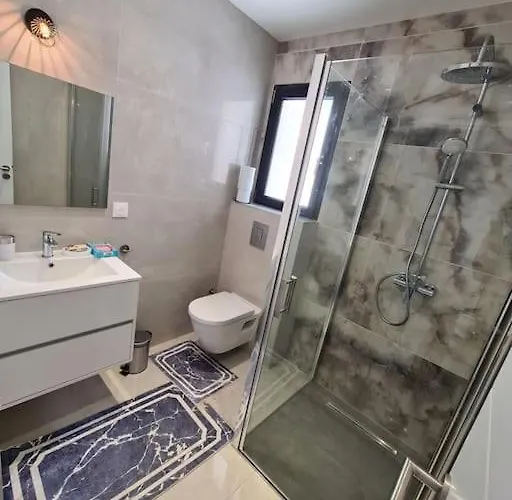 Magnifique Avec Jacuzzi En Option Villa *